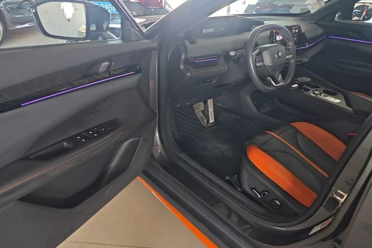 Used CHANGAN UNI-V 2024 1.5T Prestige Sport Edition Driver Seat