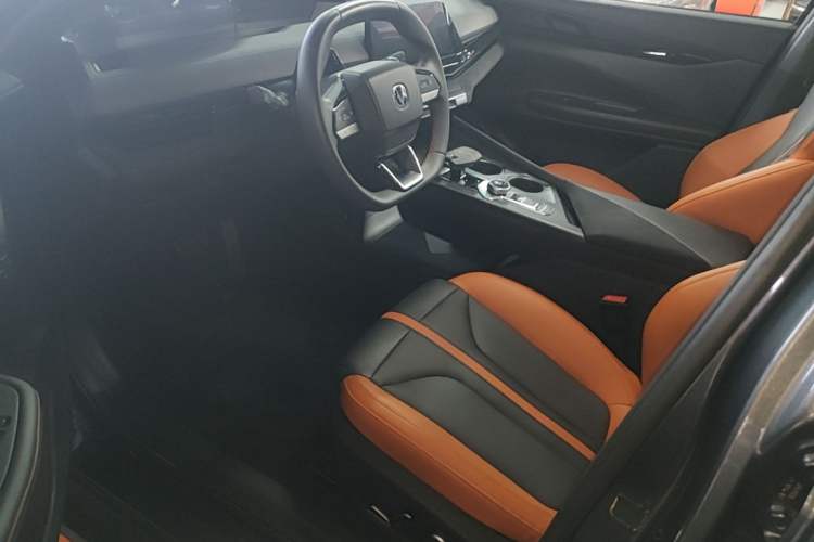 Used CHANGAN UNI-V 2024 1.5T Prestige Sport Edition Driver Seat