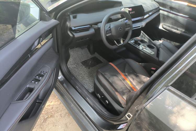 Used CHANGAN UNI-V 2024 1.5T Prestige Edition Driver Seat