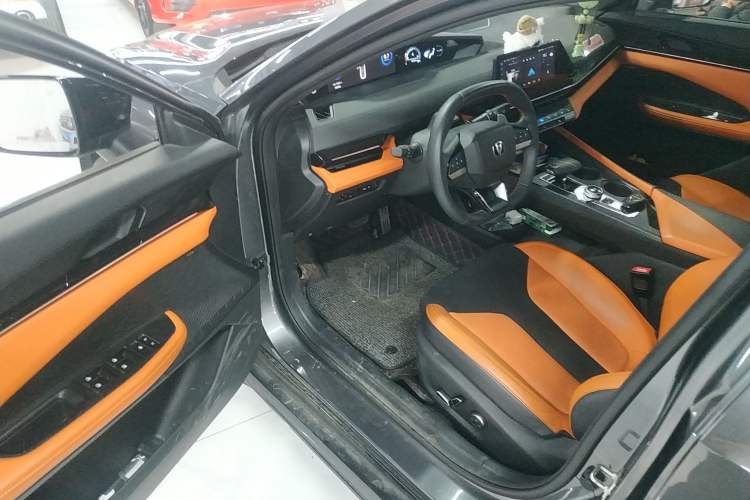 Used CHANGAN UNI-V 2024 2.0T Classic Sport Edition Driver Seat