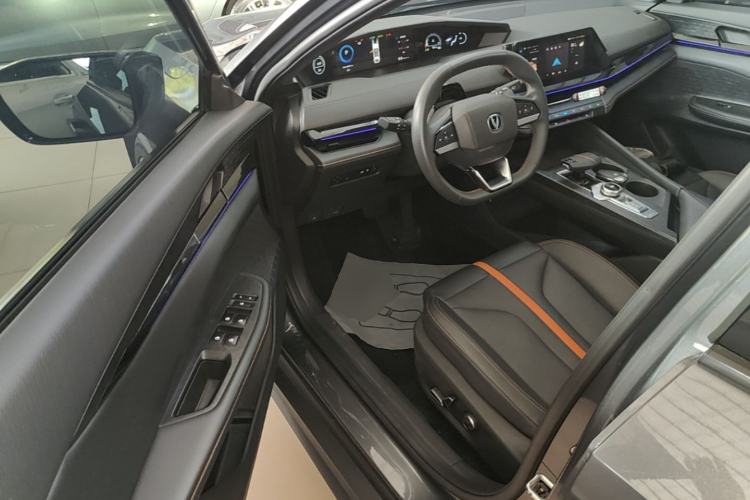 Used CHANGAN UNI-V 2024 1.5T Prestige Edition Driver Seat