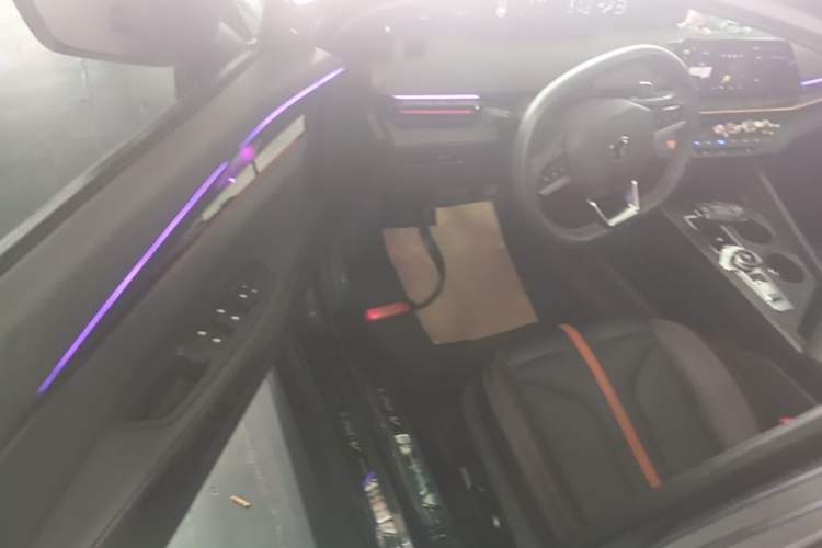 Used CHANGAN UNI-V 2024 1.5T Smart Navigation Version Driver Seat
