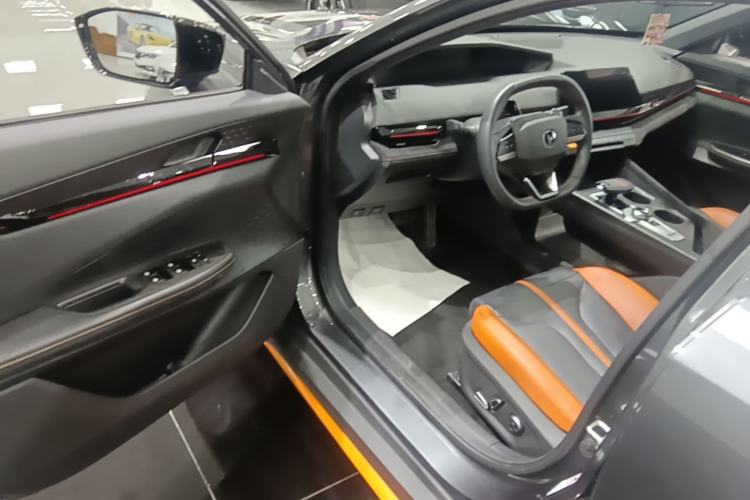 Used CHANGAN UNI-V 2024 1.5T Prestige Sport Edition Driver Seat