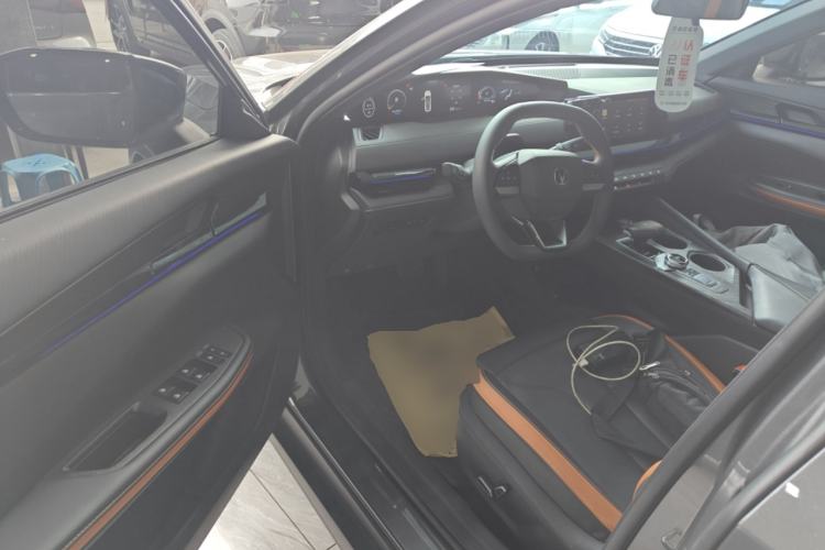 Used CHANGAN UNI-V 2024 1.5T High-Energy Version Driver Seat