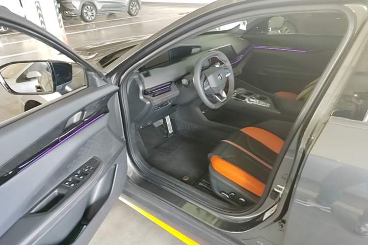 Used CHANGAN UNI-V 2024 1.5T Prestige Sport Edition Driver Seat