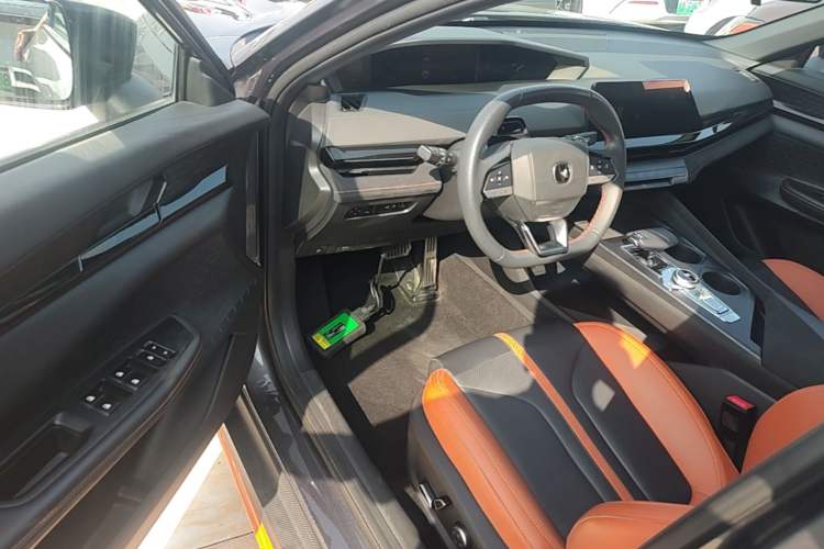 Used CHANGAN UNI-V 2024 1.5T Prestige Sport Edition Driver Seat