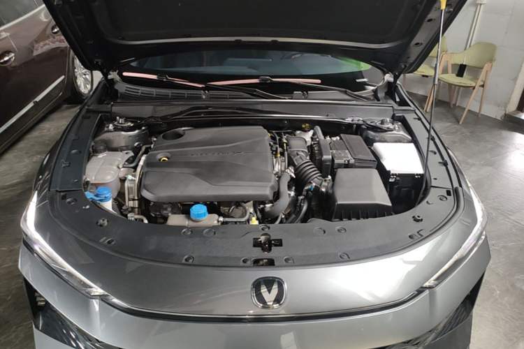 Used CHANGAN UNI-V 2024 1.5T Prestige Edition Engine Bay
