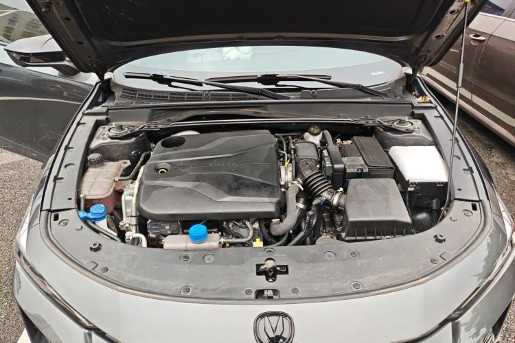 Used CHANGAN UNI-V 2024 1.5T Prestige Edition Engine Bay