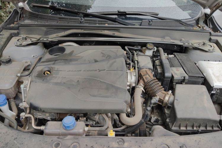 Used CHANGAN UNI-V 2024 1.5T Prestige Edition Engine Bay