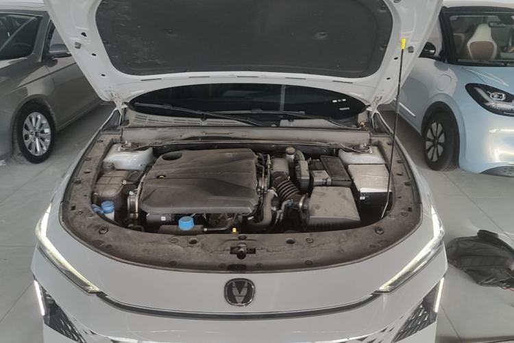 Used CHANGAN UNI-V 2024 1.5T Prestige Edition Engine Bay