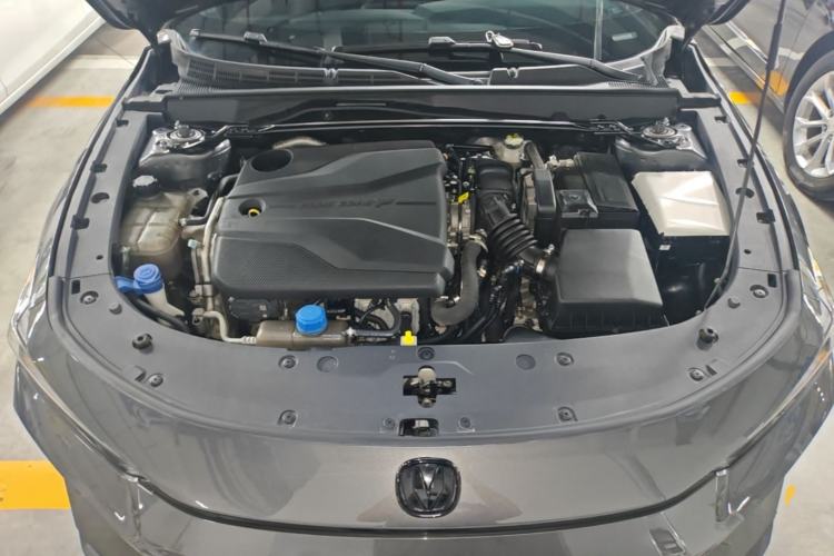 Used CHANGAN UNI-V 2024 1.5T Prestige Edition Engine Bay
