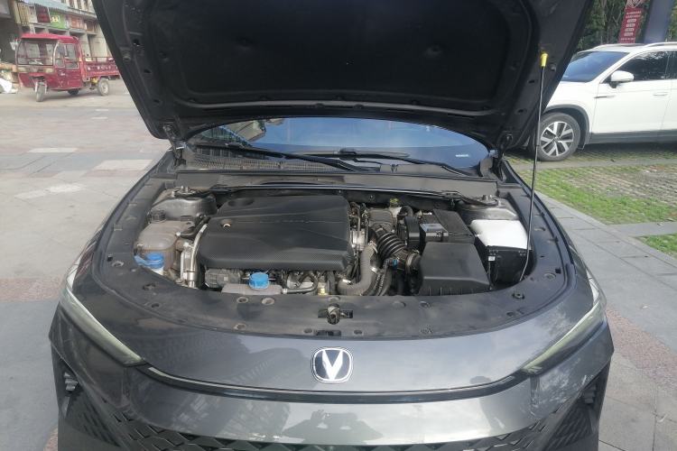 Used CHANGAN UNI-V 2024 1.5T Prestige Edition Engine Bay