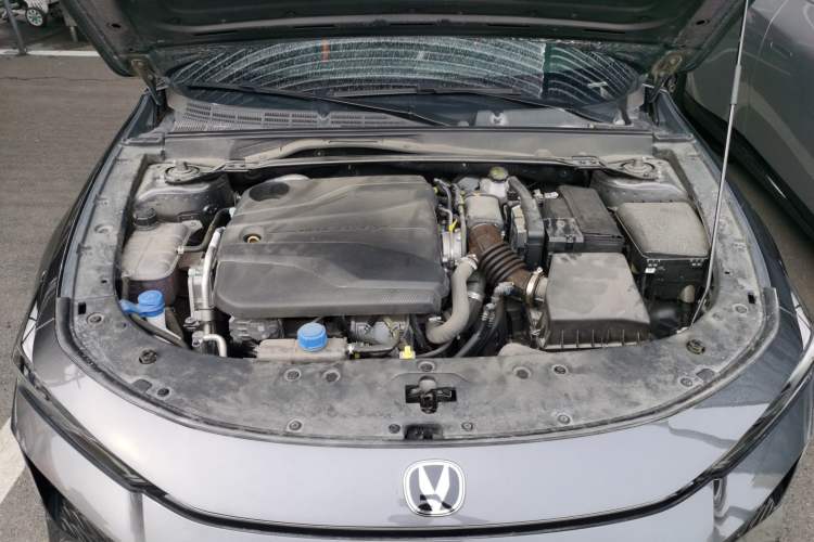 Used CHANGAN UNI-V 2024 1.5T Prestige Edition Engine Bay