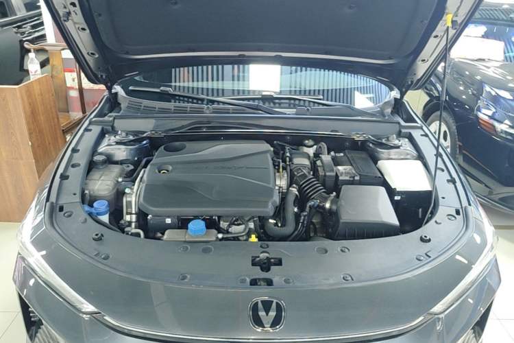 Used CHANGAN UNI-V 2024 1.5T Prestige Sport Edition Engine Bay