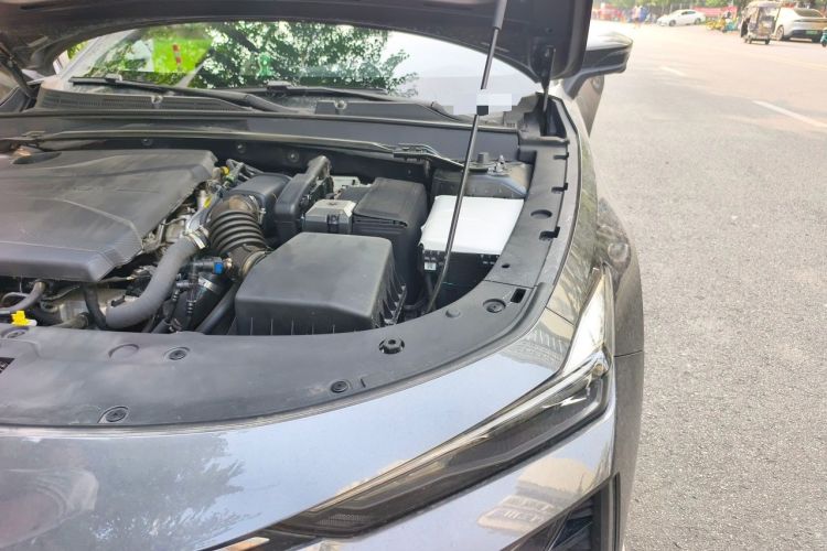 Used CHANGAN UNI-V 2024 1.5T Prestige Edition Engine Bay Left
