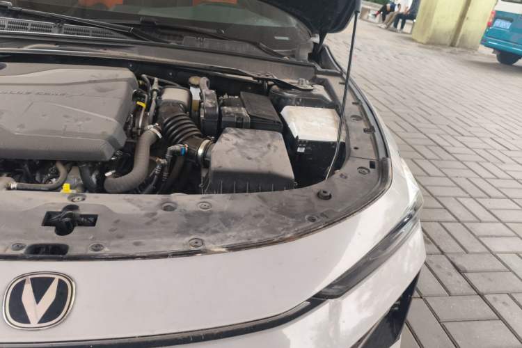 Used CHANGAN UNI-V 2024 1.5T Prestige Sport Edition Engine Bay Left