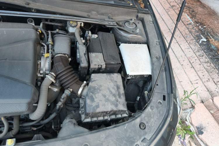 Used CHANGAN UNI-V 2024 1.5T Prestige Sport Edition Engine Bay Left