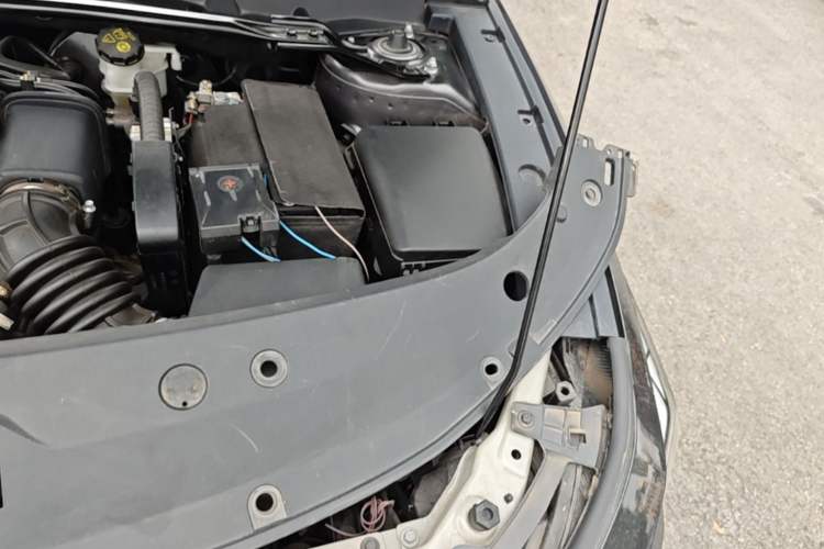 Used CHANGAN UNI-V 2024 1.5T Prestige Sport Edition Engine Bay Left