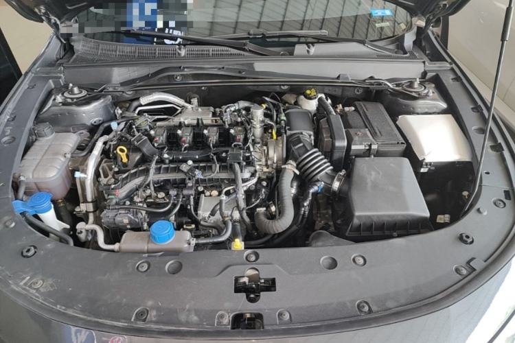 Used CHANGAN UNI-V 2024 1.5T Prestige Edition Engine Bay