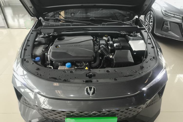 Used CHANGAN UNI-V 2024 1.5T Prestige Edition Engine Bay