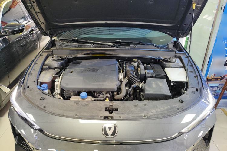 Used CHANGAN UNI-V 2024 1.5T Prestige Edition Engine Bay