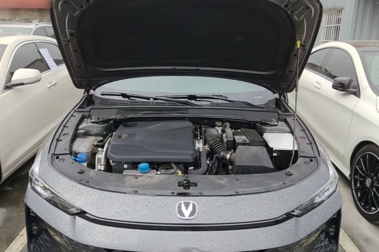 Used CHANGAN UNI-V 2024 1.5T Prestige Edition Engine Bay