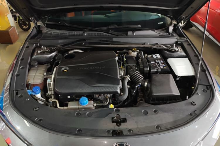 Used CHANGAN UNI-V 2024 1.5T Prestige Sport Edition Engine Bay