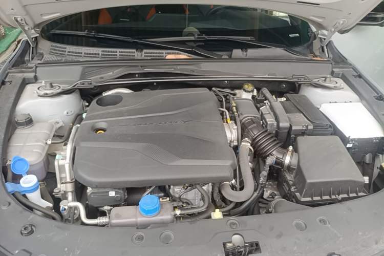Used CHANGAN UNI-V 2024 1.5T Prestige Sport Edition Engine Bay