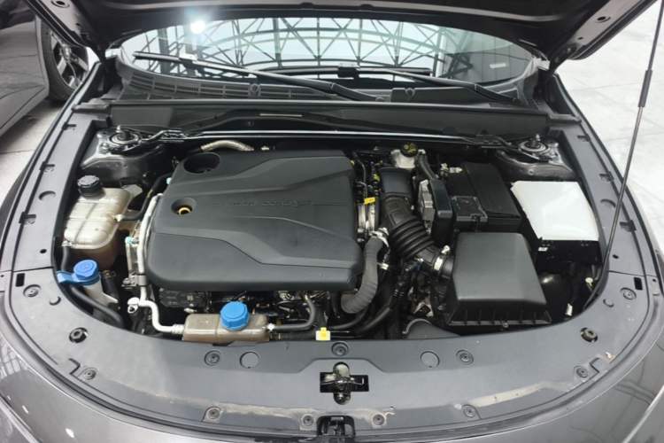 Used CHANGAN UNI-V 2024 1.5T Prestige Sport Edition Engine Bay
