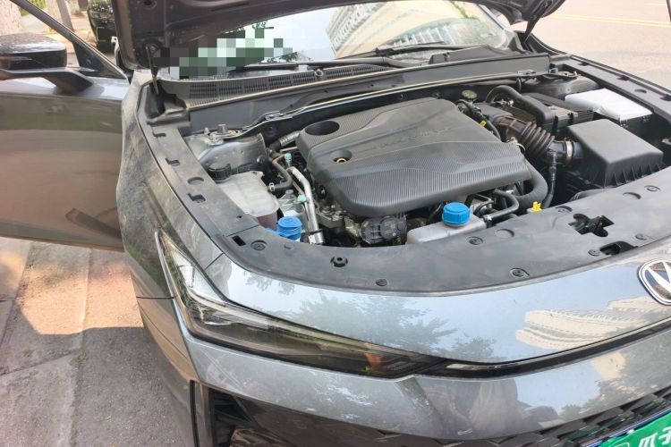 Used CHANGAN UNI-V 2024 1.5T Prestige Edition Engine Bay Right