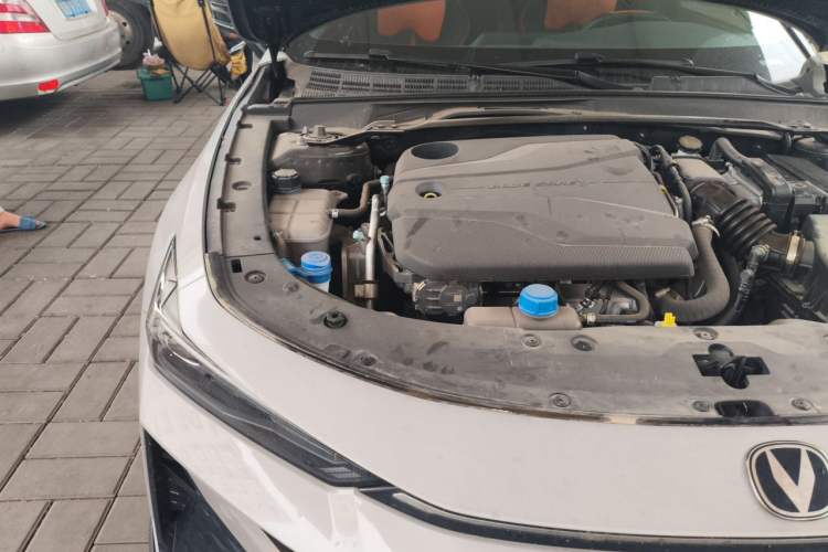 Used CHANGAN UNI-V 2024 1.5T Prestige Sport Edition Engine Bay Right