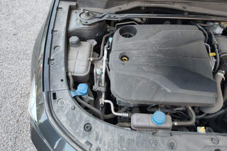Used CHANGAN UNI-V 2024 1.5T Prestige Sport Edition Engine Bay Right