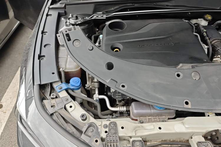 Used CHANGAN UNI-V 2024 1.5T Prestige Sport Edition Engine Bay Right