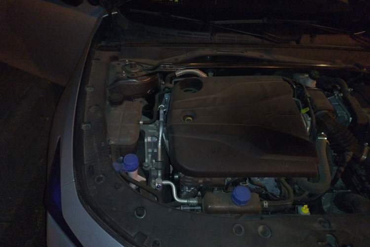 Used CHANGAN UNI-V 2024 1.5T Prestige Sport Edition Engine Bay Right