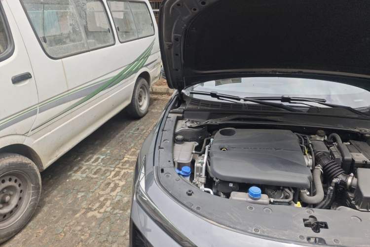 Used CHANGAN UNI-V 2024 1.5T Prestige Sport Edition Engine Bay Right