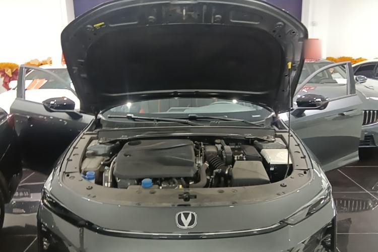 Used CHANGAN UNI-V 2024 1.5T Prestige Sport Edition Engine Bay