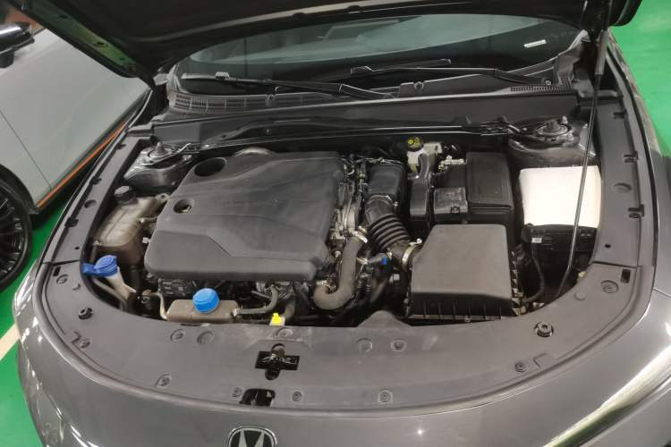 Used CHANGAN UNI-V 2024 1.5T Prestige Edition Engine Bay