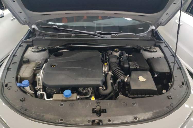 Used CHANGAN UNI-V 2024 1.5T Prestige Sport Edition Engine Bay
