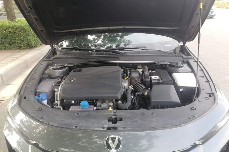 Used CHANGAN UNI-V 2024 1.5T Prestige Edition Engine Bay