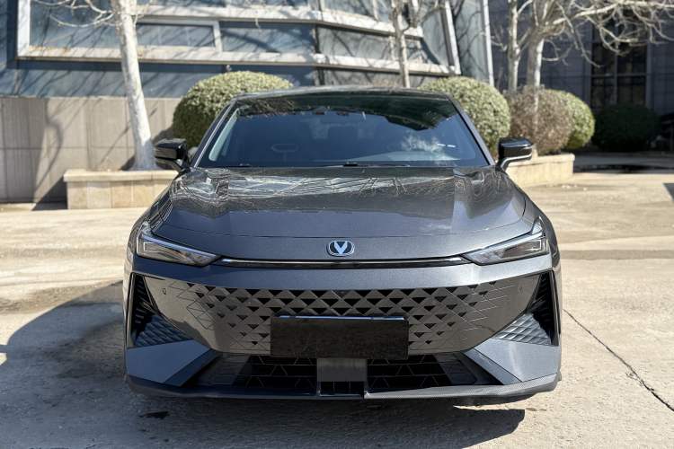 Used CHANGAN UNI-V 2024 1.5T Prestige Edition Exterior 1