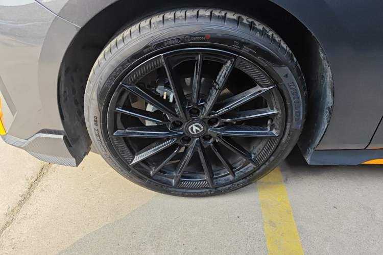 Used CHANGAN UNI-V 2024 1.5T Prestige Sport Edition Exterior 2