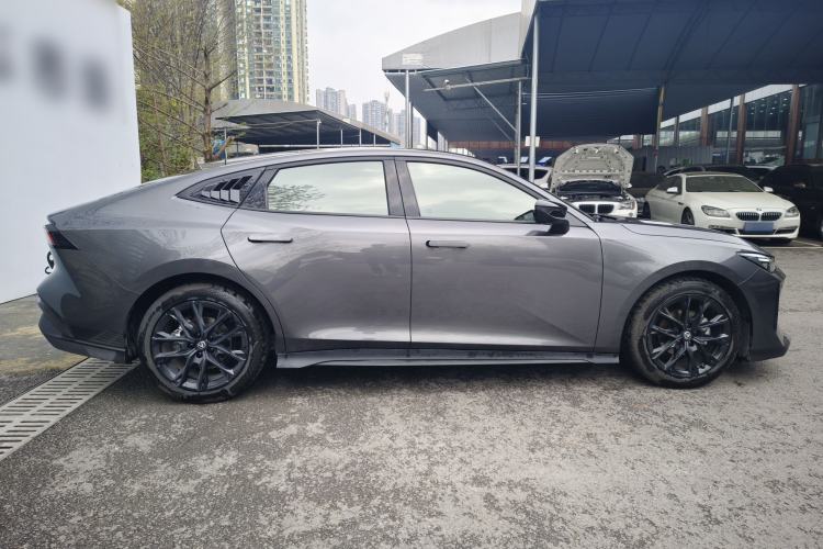 Used CHANGAN UNI-V 2024 1.5T Prestige Edition Exterior 2