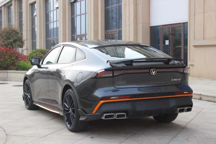 Used CHANGAN UNI-V 2024 1.5T Prestige Sport Edition Exterior 3