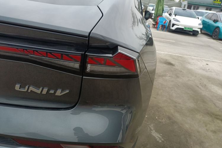 Used CHANGAN UNI-V 2024 1.5T Prestige Edition Exterior 3