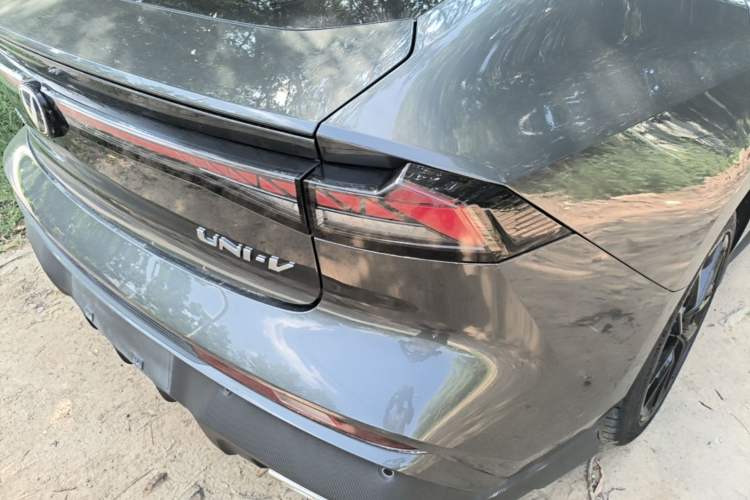 Used CHANGAN UNI-V 2024 1.5T Prestige Edition Exterior 3