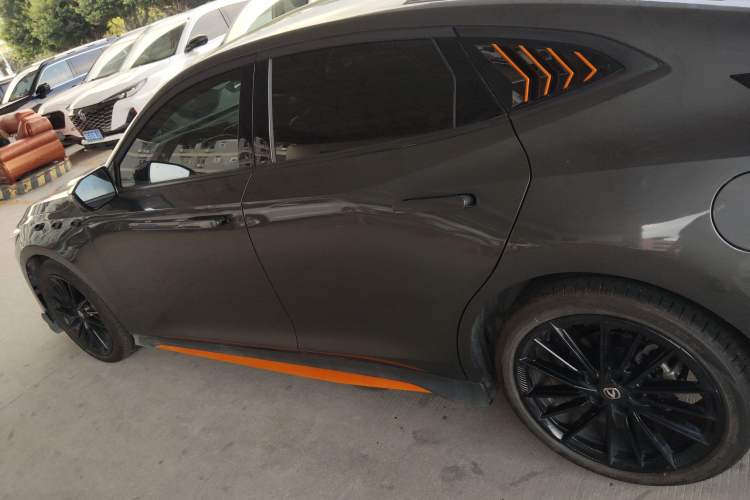 Used CHANGAN UNI-V 2024 1.5T Prestige Sport Edition Exterior 3