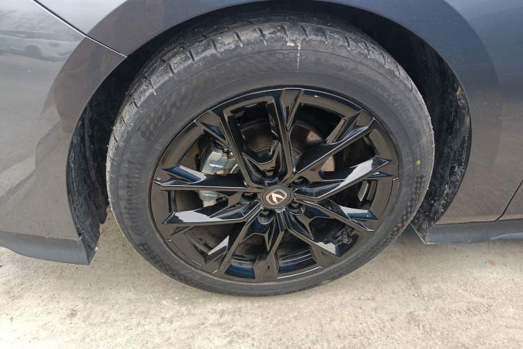 Used CHANGAN UNI-V 2024 1.5T Prestige Edition Exterior 4