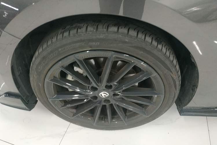 Used CHANGAN UNI-V 2024 2.0T Classic Sport Edition Exterior 4