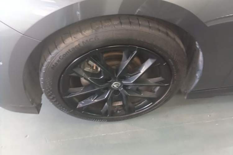 Used CHANGAN UNI-V 2024 1.5T Smart Navigation Version Exterior 4