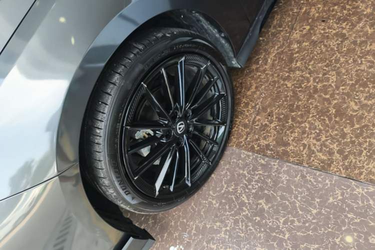 Used CHANGAN UNI-V 2024 1.5T Prestige Sport Edition Exterior 4